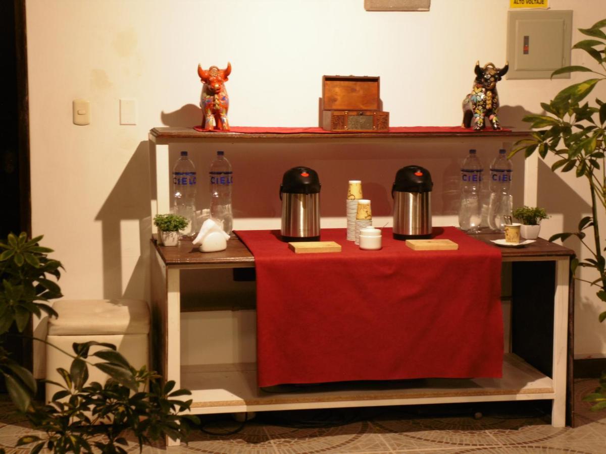 Hotel Montecristo クスコ エクステリア 写真