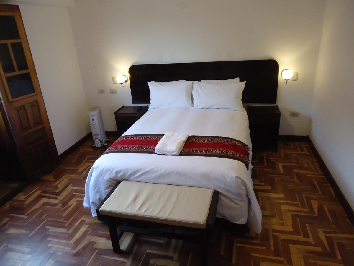 Hotel Montecristo クスコ エクステリア 写真