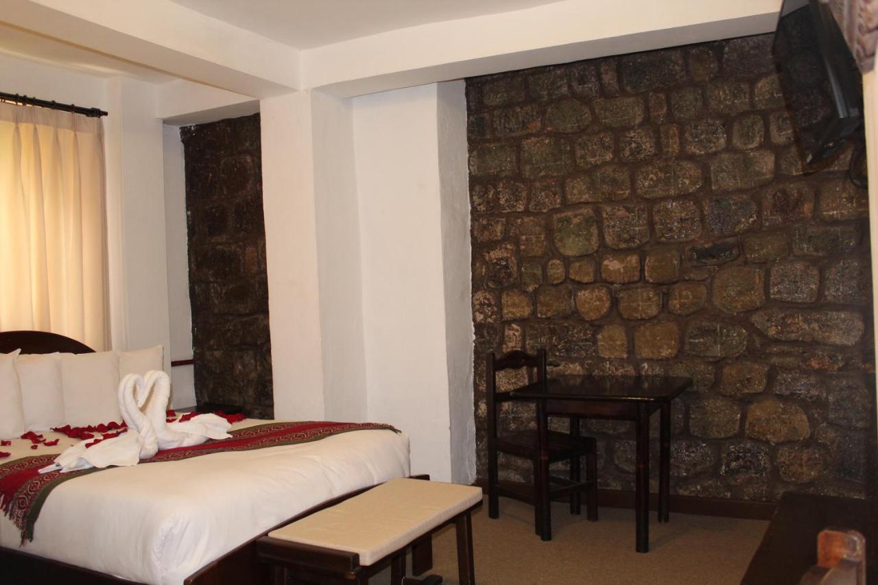 Hotel Montecristo クスコ エクステリア 写真